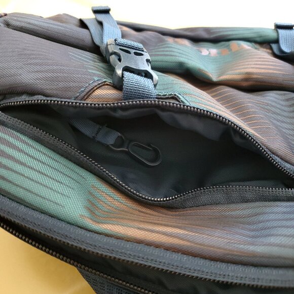 Patagonia Atom 8L Sling Bag - Picture 16 of 16